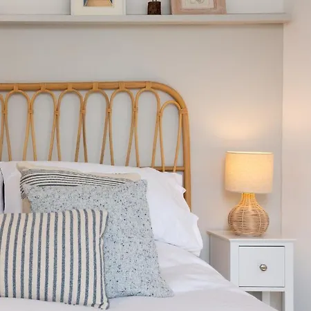 Tide @ Filey. Close To Beach. Dog Friendly. Apartment Filey