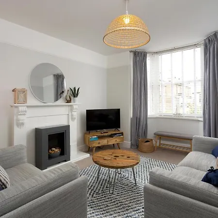 Tide @ Filey. Close To Beach. Dog Friendly. *