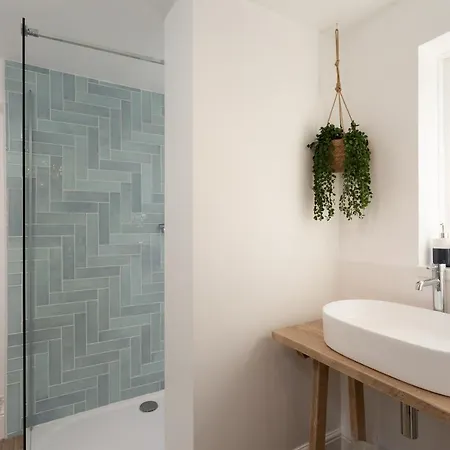 Tide @ Filey. Close To Beach. Dog Friendly. Filey