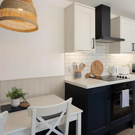 Tide @ Filey. Close To Beach. Dog Friendly.